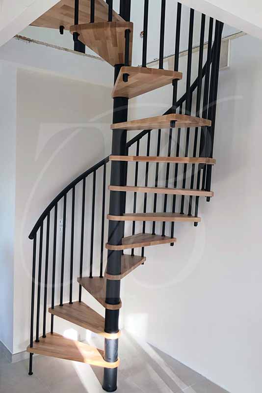 Pose d'un escalier en colimaçon
