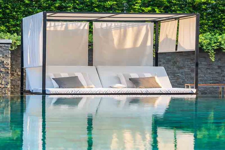 Pergola et piscine